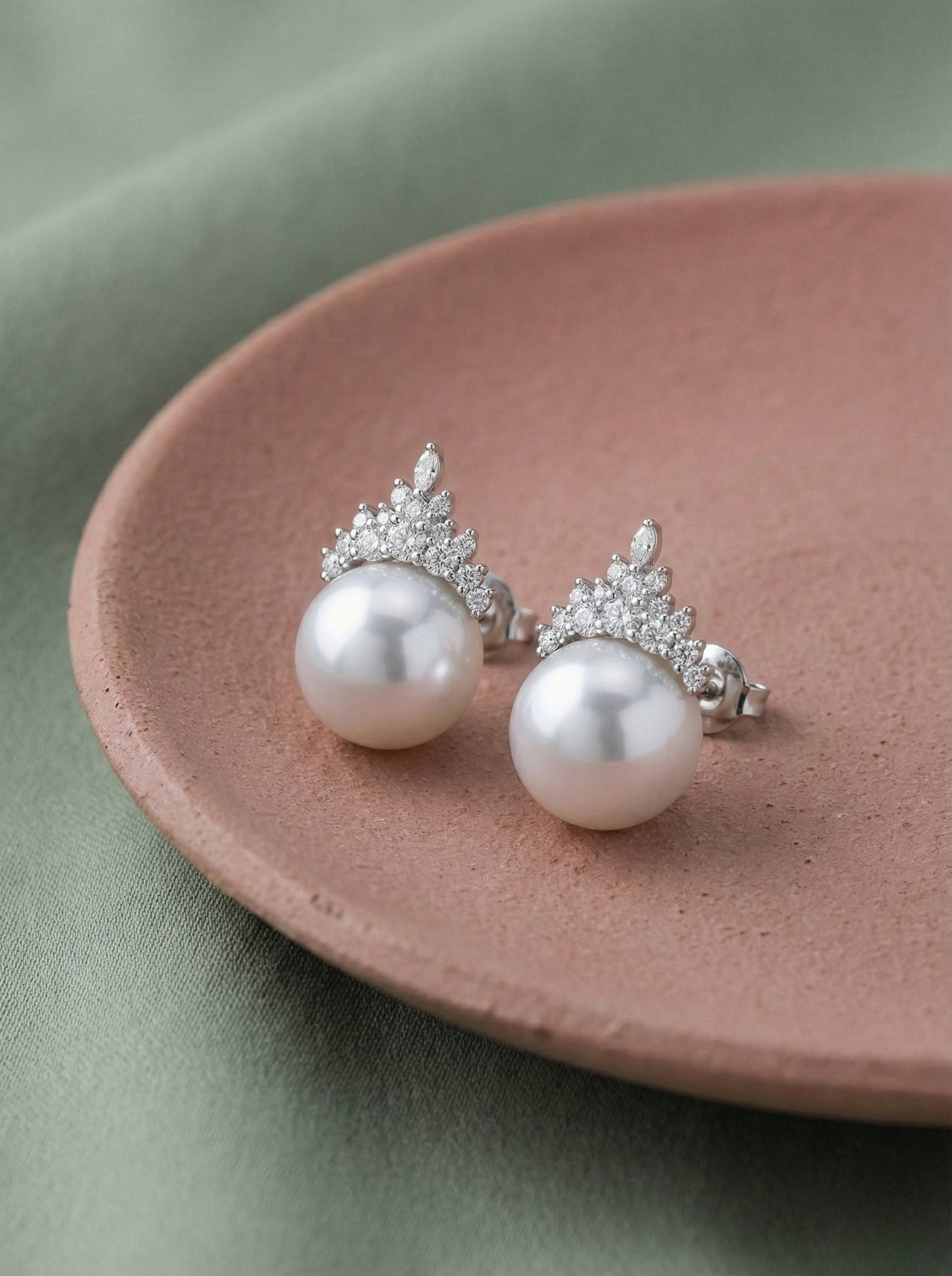 2025FW Ice Queen Pearl Earrings