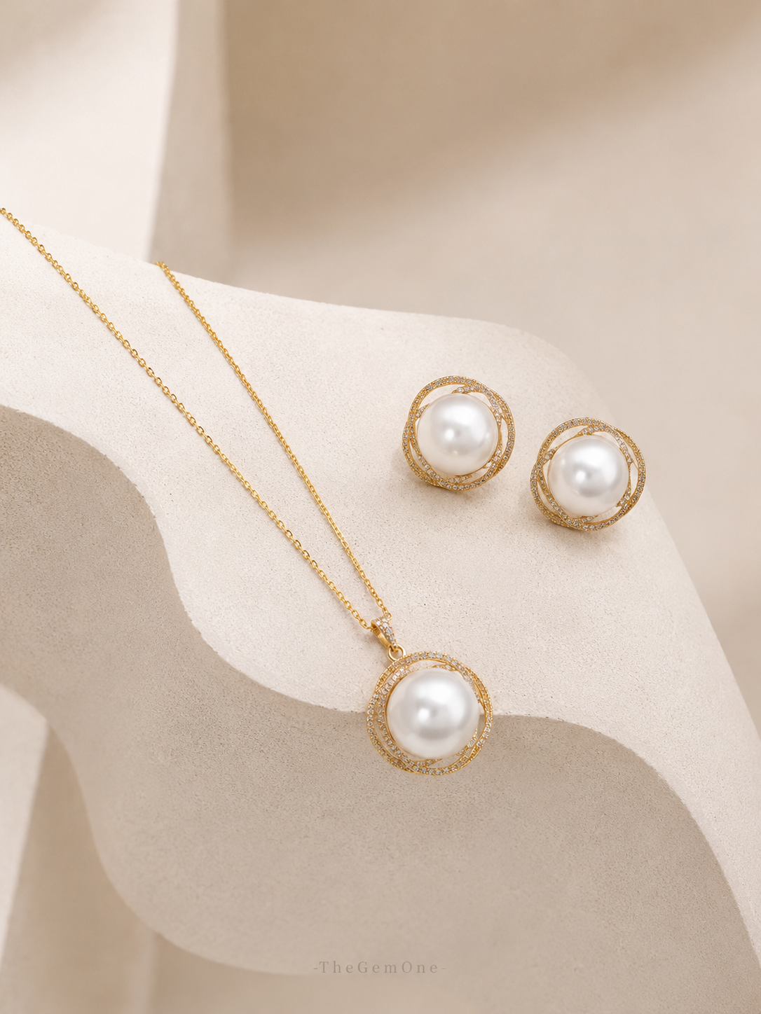 The Sovereign Pearl Set
