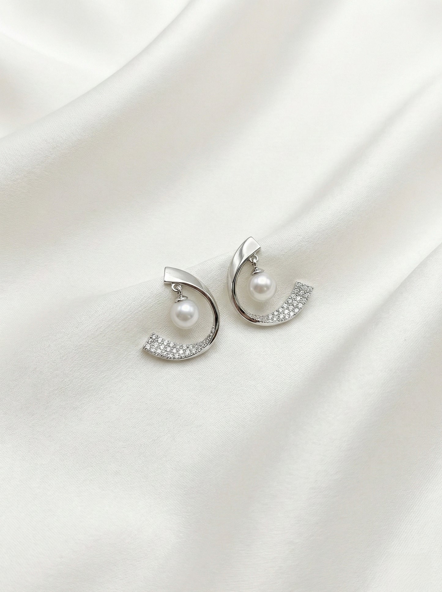 Pearluna 7.5–8mm Cultured Freshwater Pearl Earrings in Sterling Silver