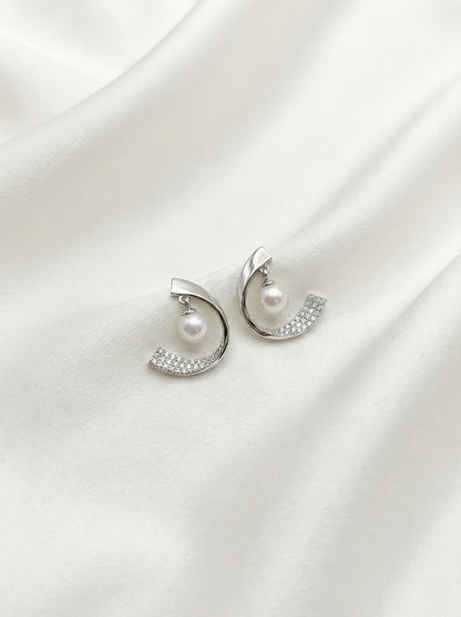 Pearluna 7.5–8mm Cultured Freshwater Pearl Earrings in Sterling Silver