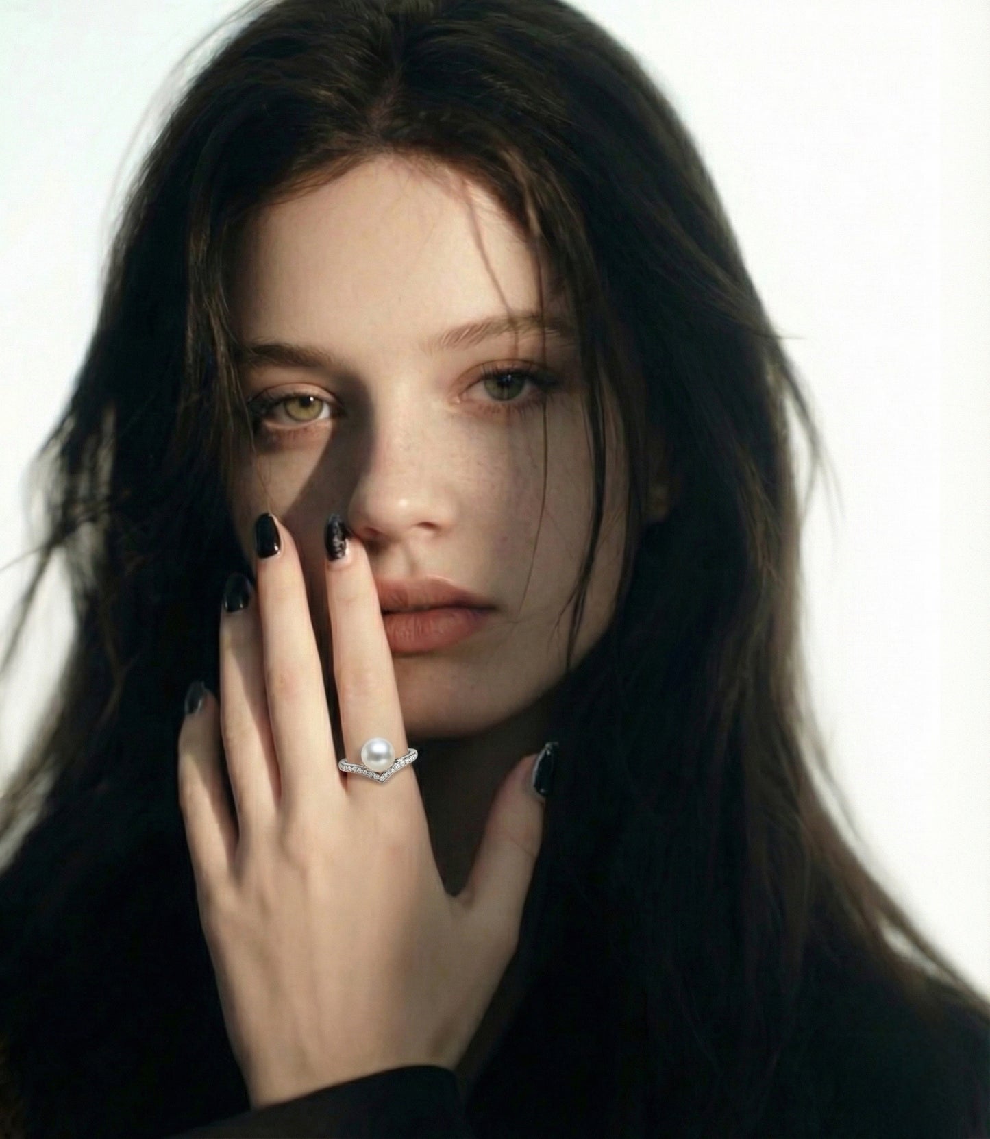 Sophisticated Pearl and Pavé Diamond Ring（gold/Silver)