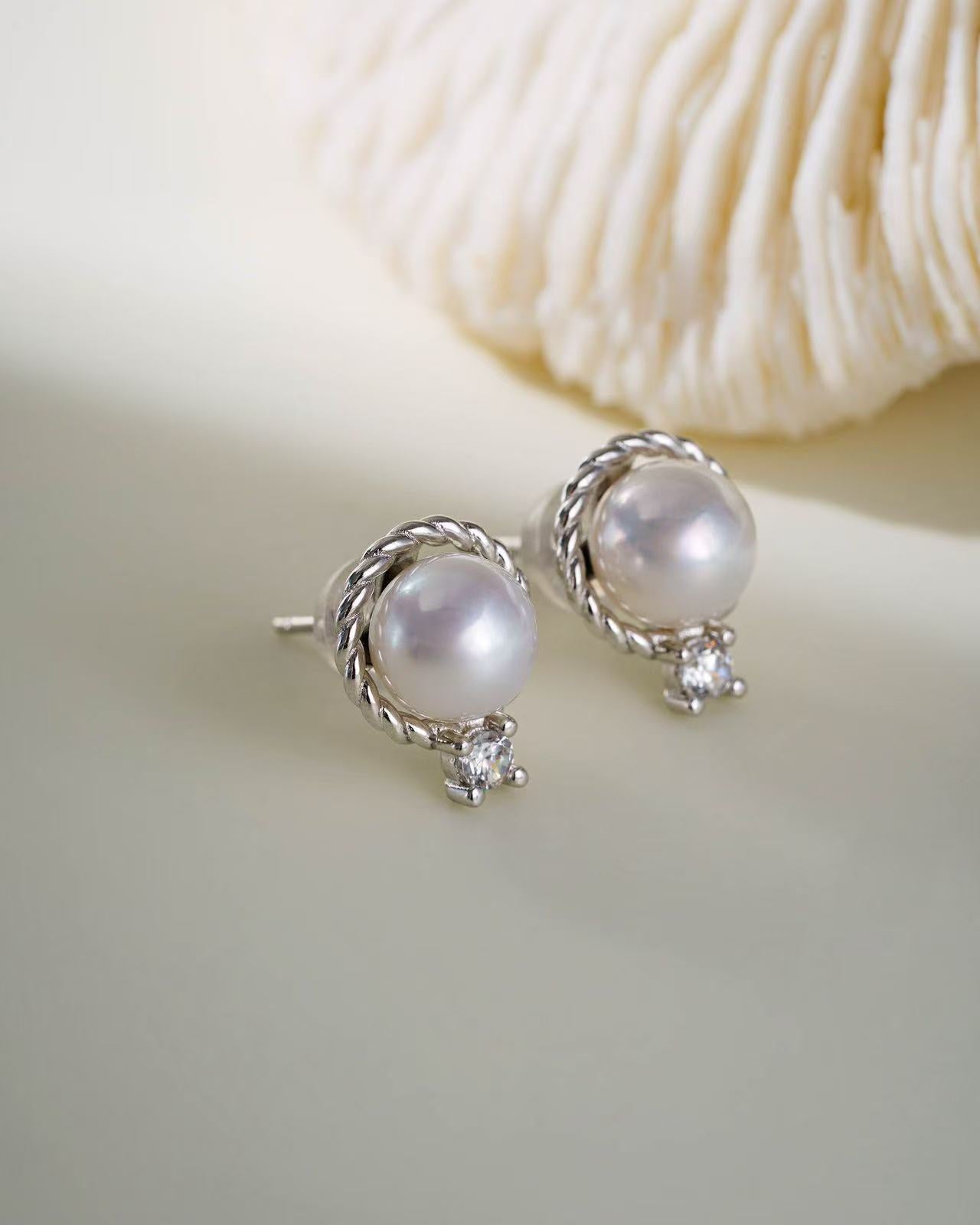 2025ss Urban Commute Pearl Stud 9.5-10mm Cultured Freshwater Pearl in Sterling Silver