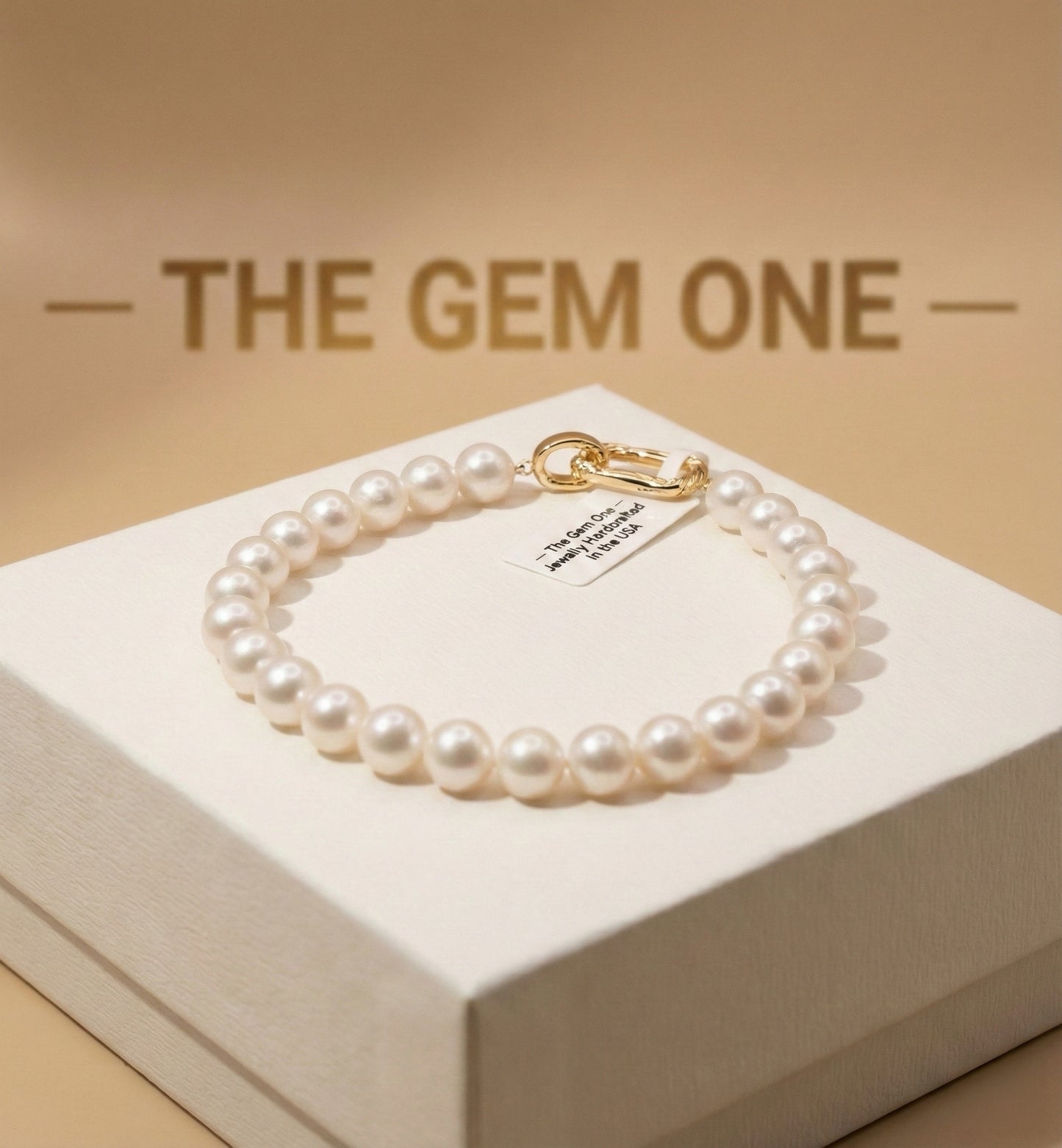 Classic Freshwater Pearl Bracelet with Gold Accent Clasp
