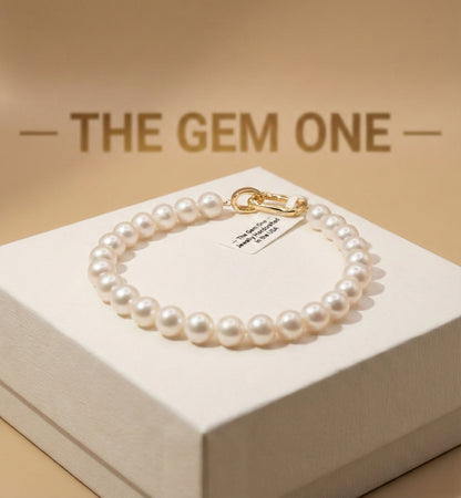 Classic Freshwater Pearl Bracelet with Gold Accent Clasp