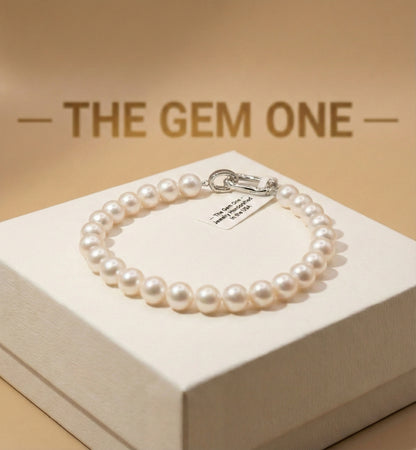 Classic Freshwater Pearl Bracelet with Gold Accent Clasp