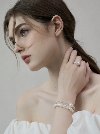 Classic Freshwater Pearl Bracelet with Gold Accent Clasp