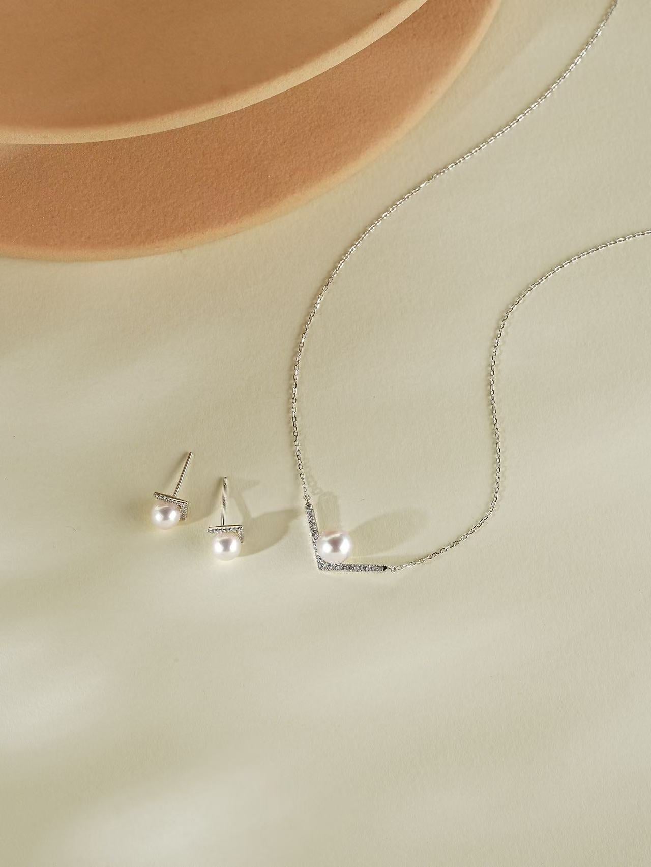 Everyday Muse V-Shape Pearl Jewelry Set – Earrings & Adjustable Necklace