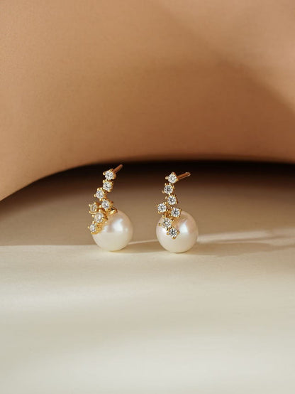 Everyday Muse｜Elegant Pearl Stud Earrings