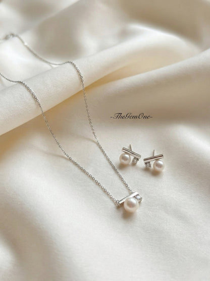 Sophisticated Pearl Pendant Necklace and Earrings Set